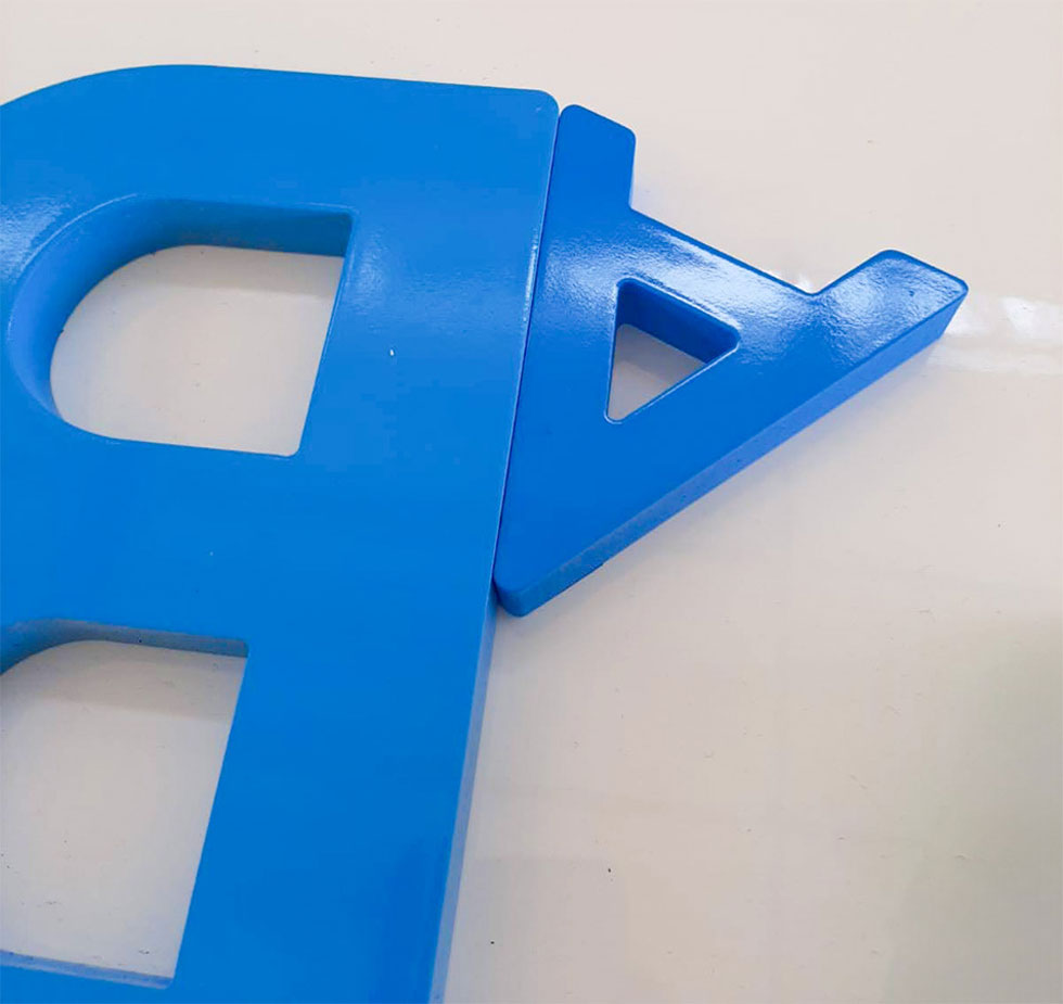 letras pintadas con color personalizado en pellisa rafols